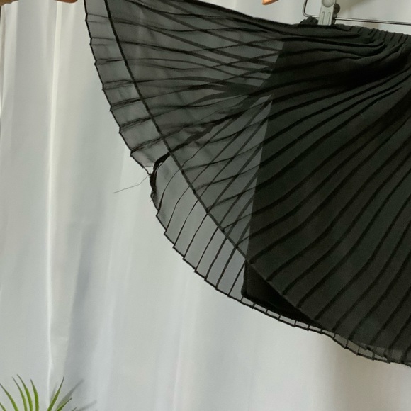 Micro pleated sheer min skirt - Picture 6 of 11